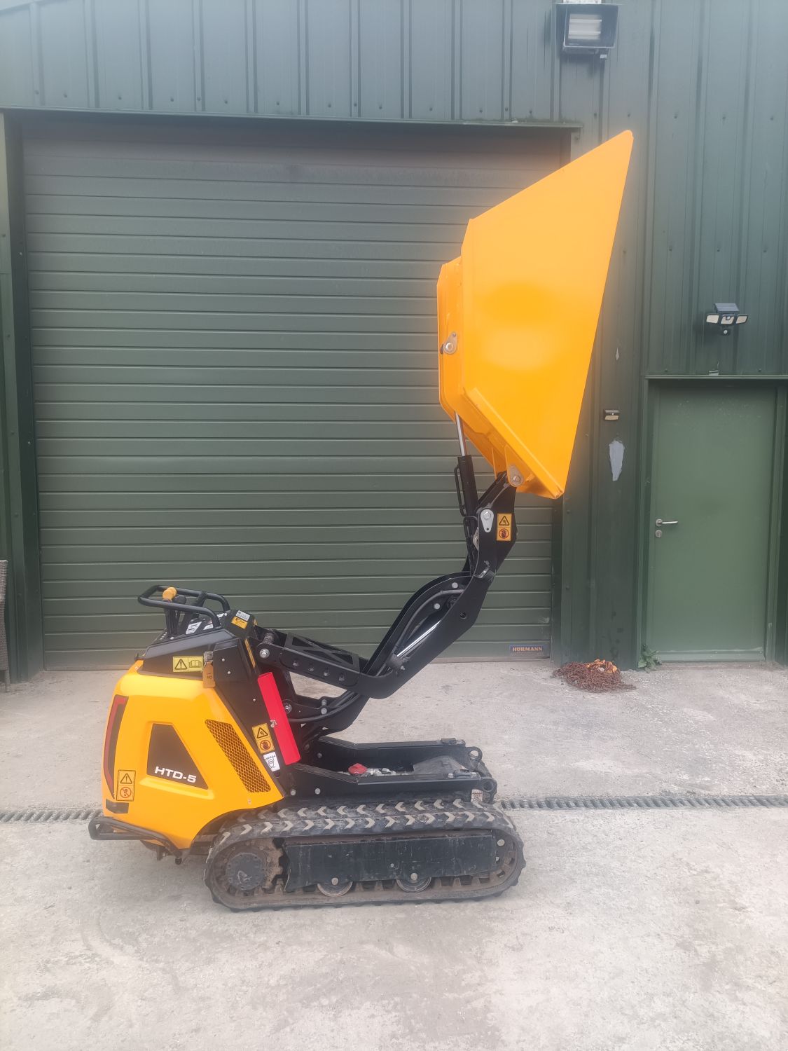 700kg Hi-tip Tracked barrows For Hire - Plant Hire in South West