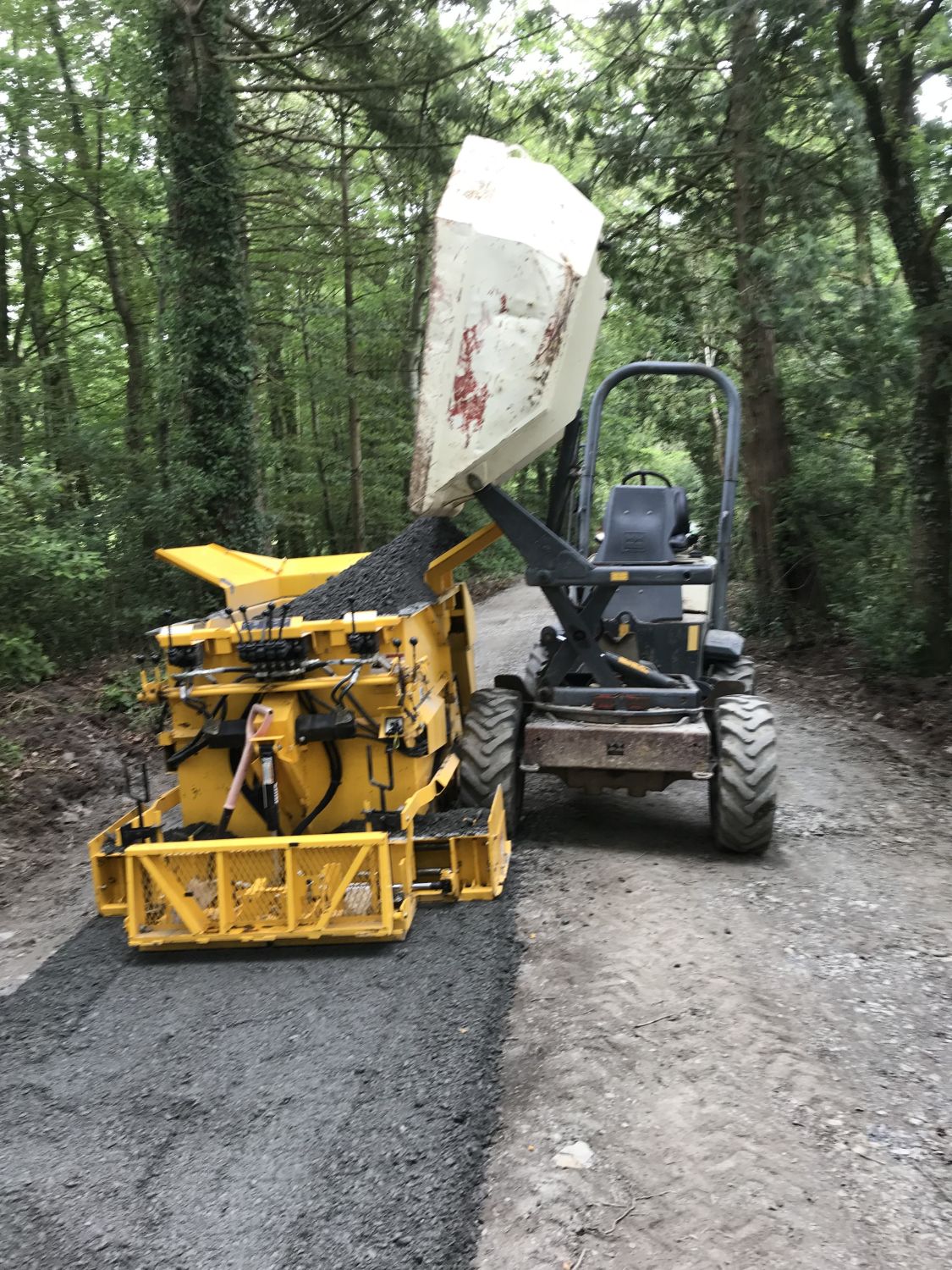 Python 2000 Paving Machine Specialist Paving Machine for Paths, Footpaths and Driveways